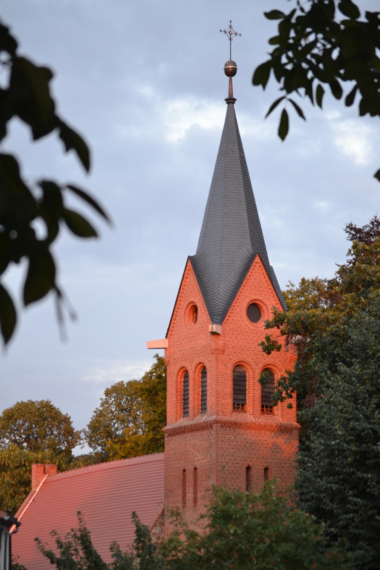 sanierte Feldsteinkirche in Wernikow Ostprignitz